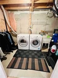 1118 Barclay Circ