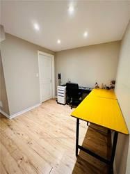 1118 Barclay Circ