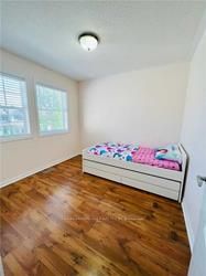 1118 Barclay Circ