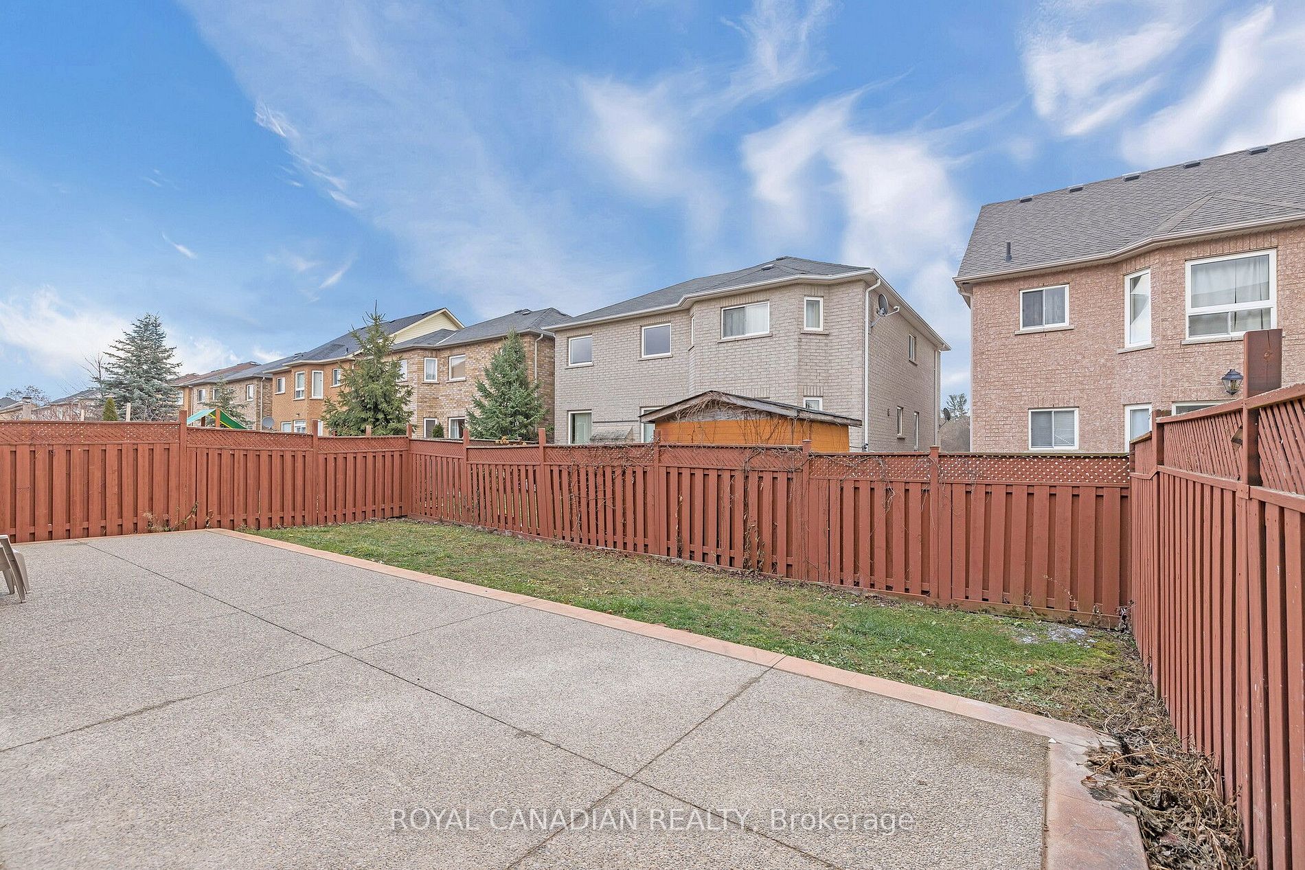 19 Outlook Ave