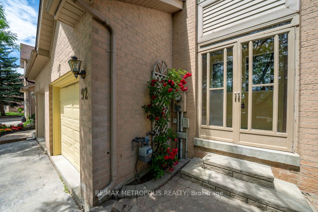 92 Cedarwood Crescent