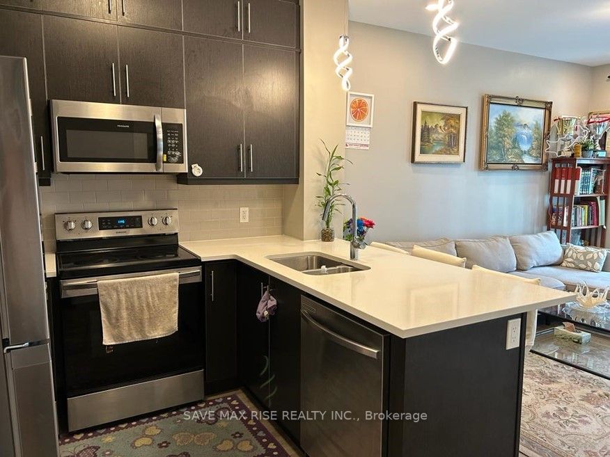 102 Grovewood Common Cres, #208