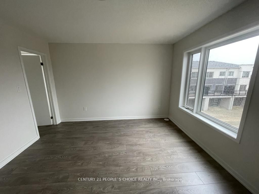 24 Heathrow Lane