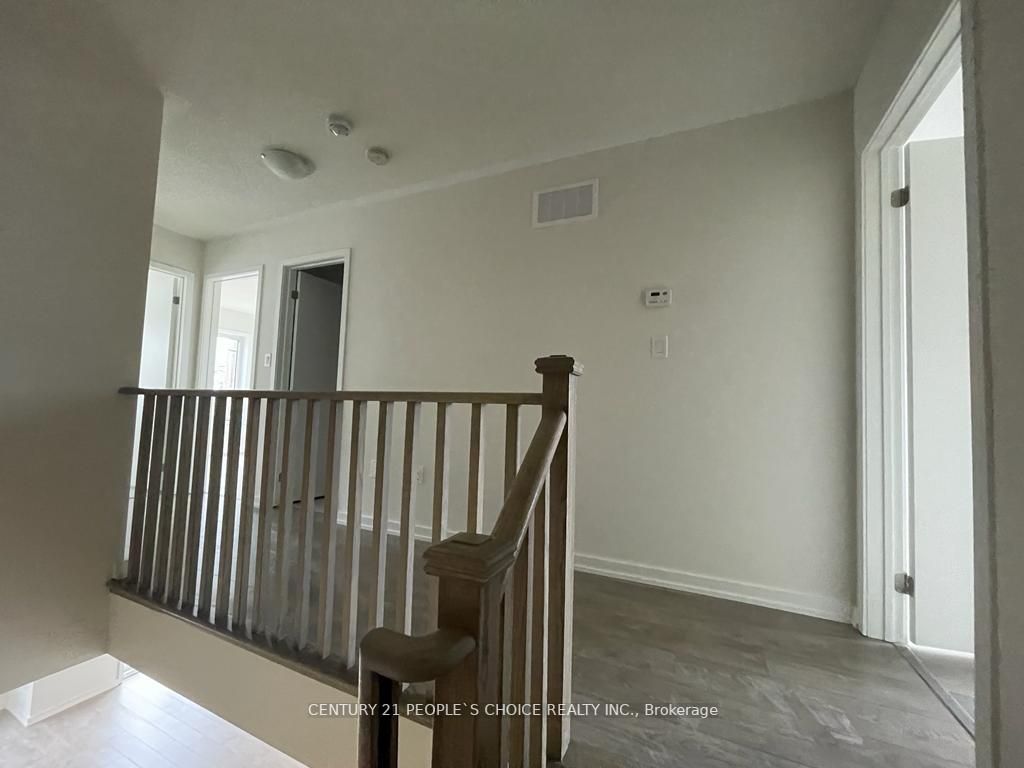 24 Heathrow Lane
