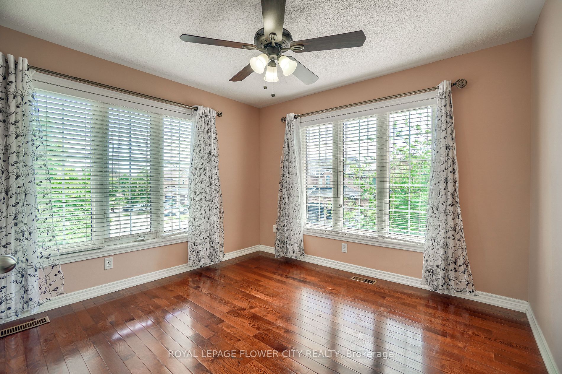29 Long Meadow Rd