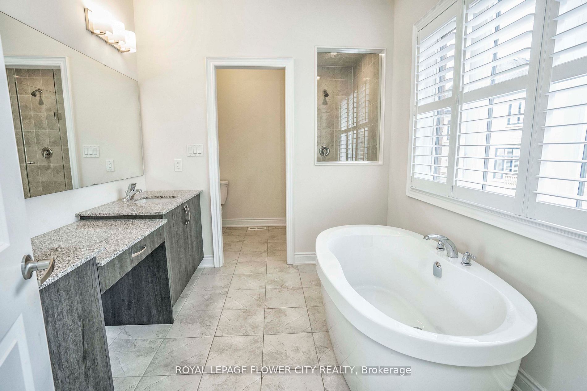 1284 Queens Plate Rd