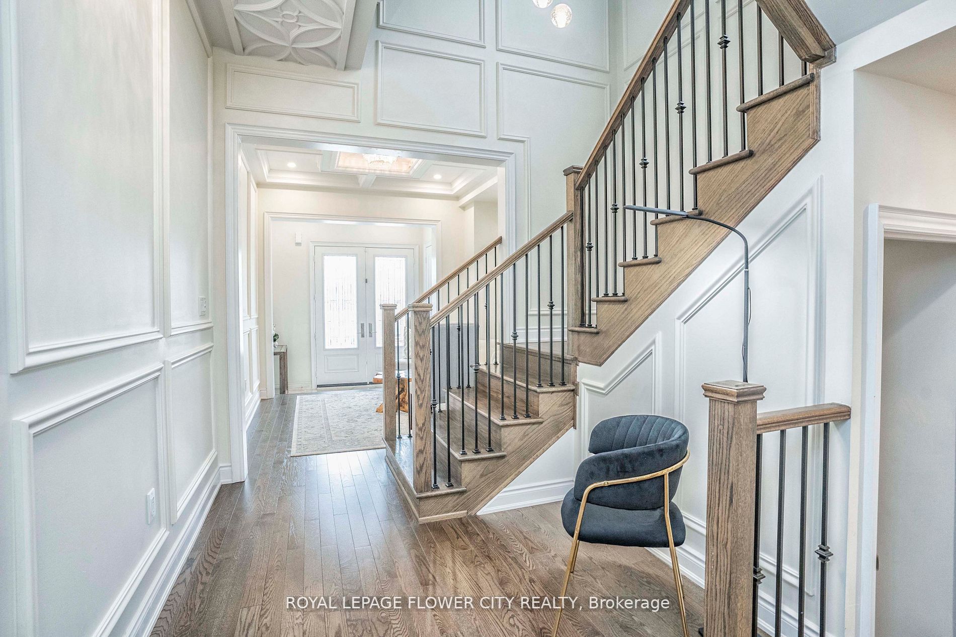 1284 Queens Plate Rd