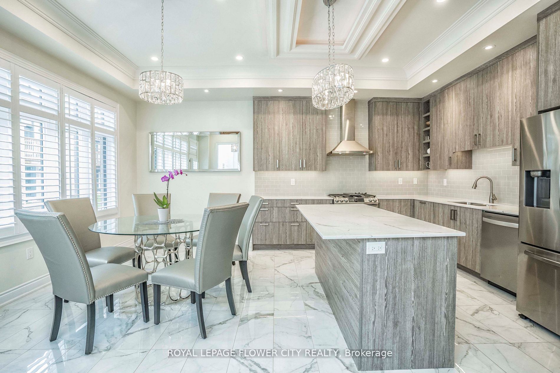 1284 Queens Plate Rd