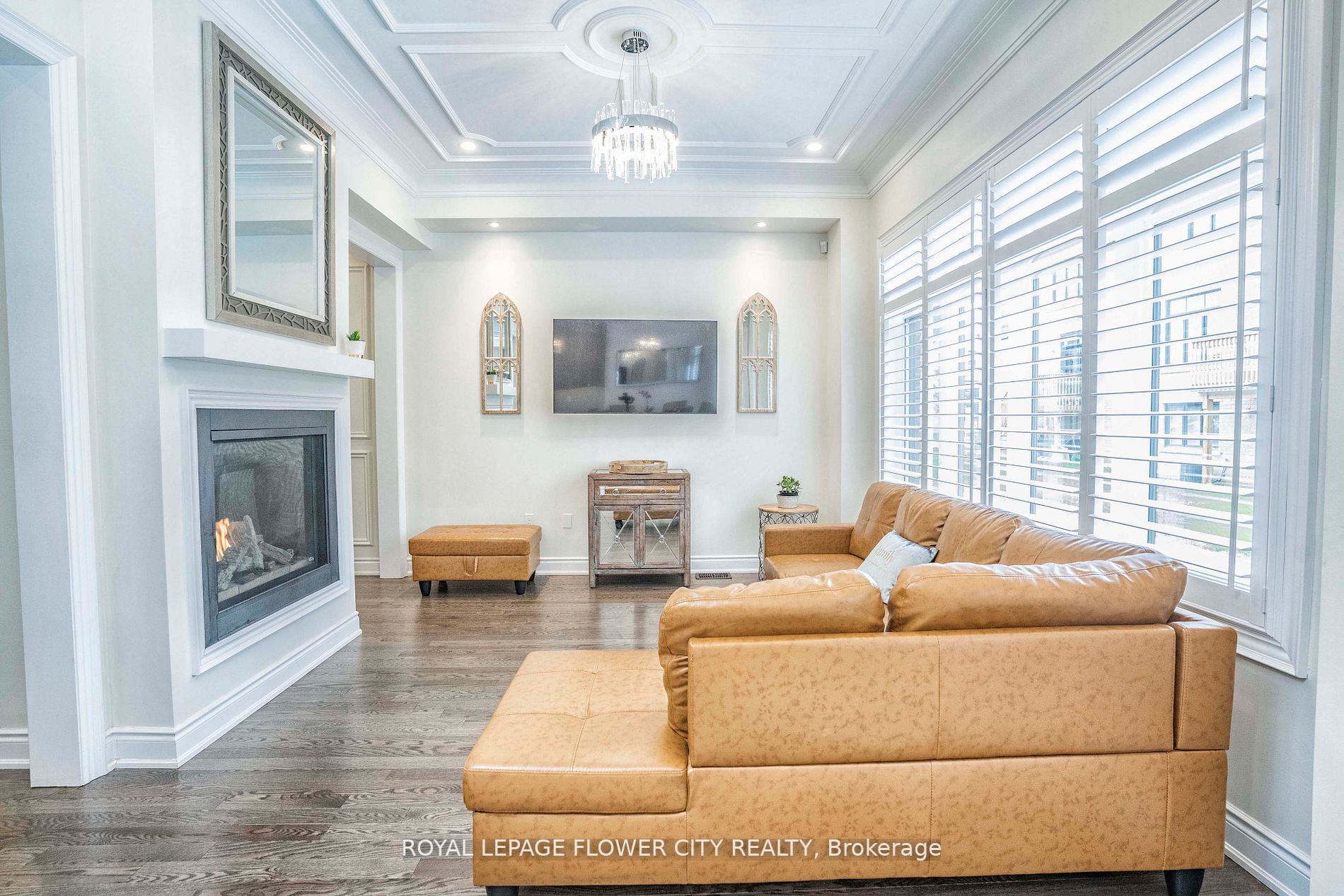 1284 Queens Plate Rd