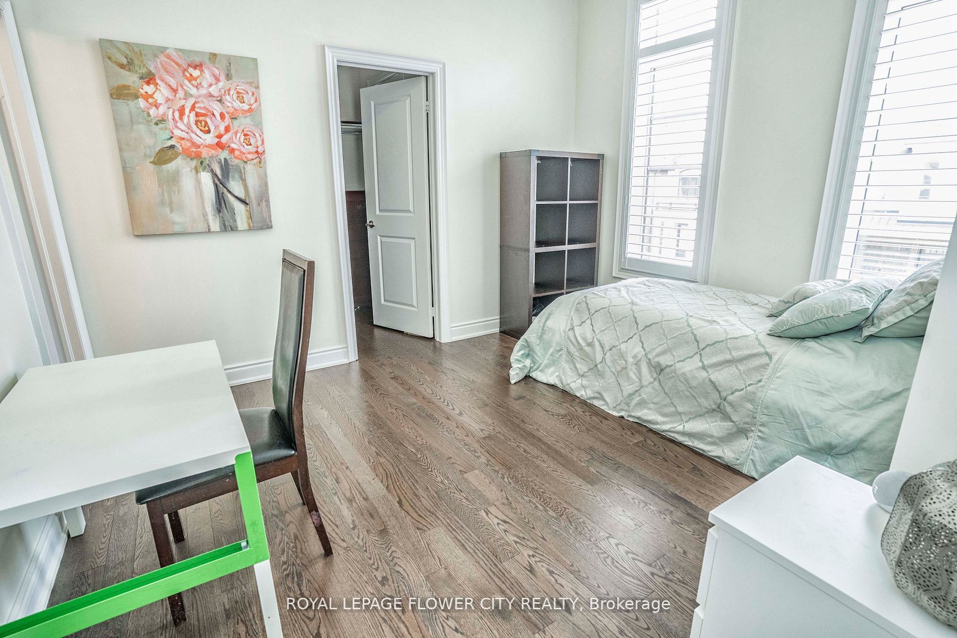 1284 Queens Plate Rd