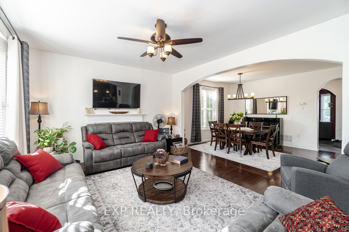 349 Ware Crescent