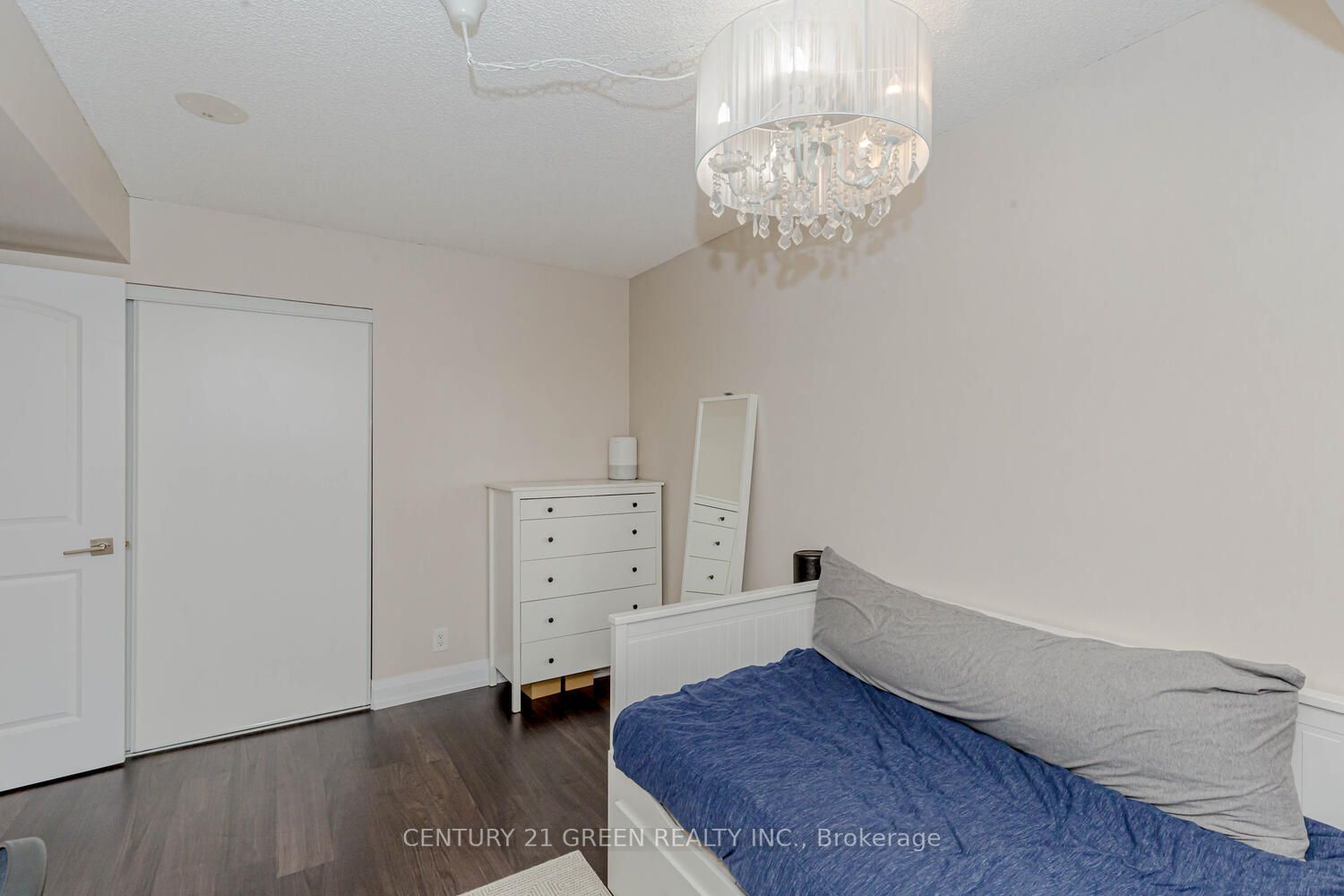 55 De Boers Drive, #217