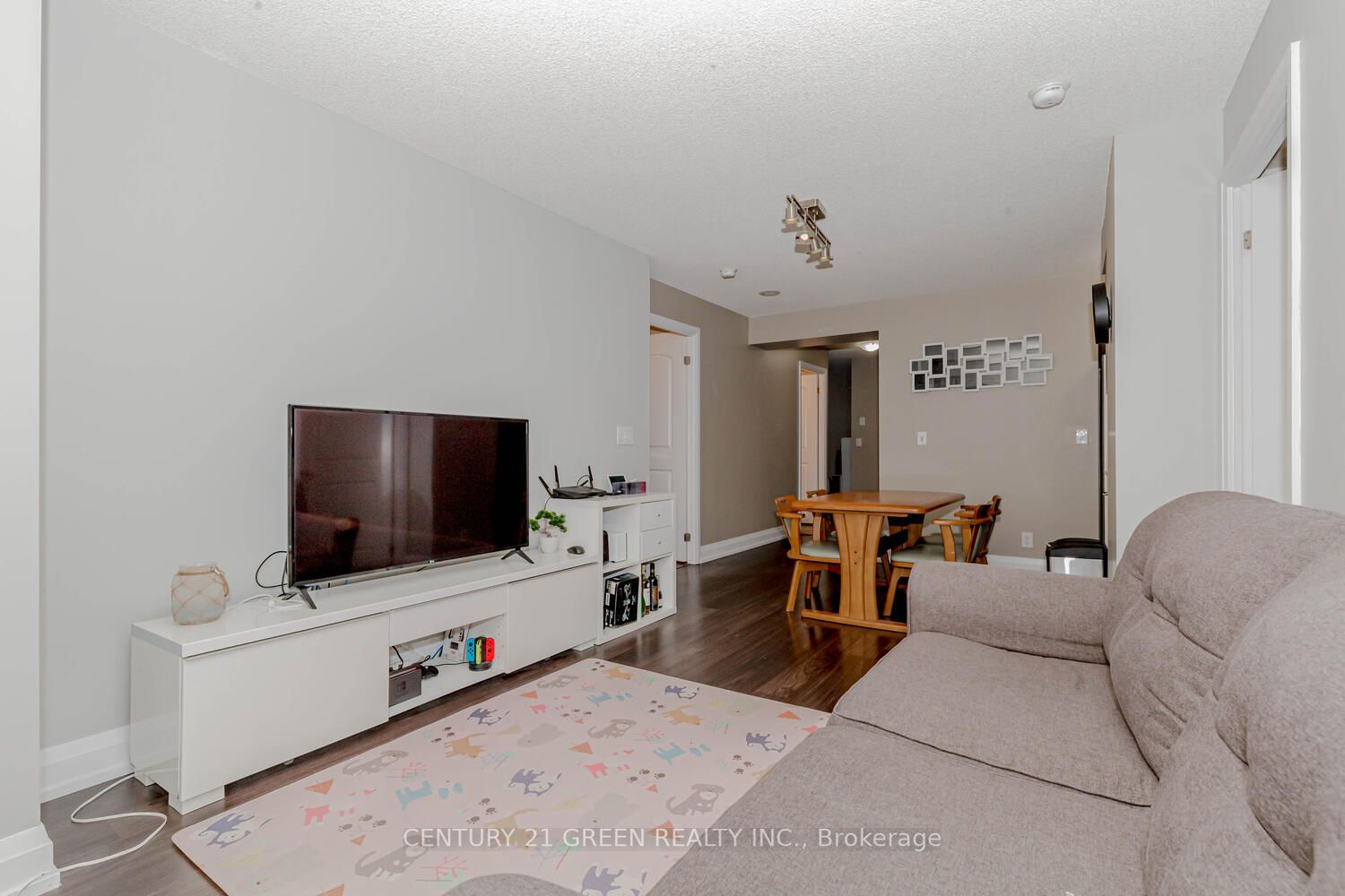 55 De Boers Drive, #217