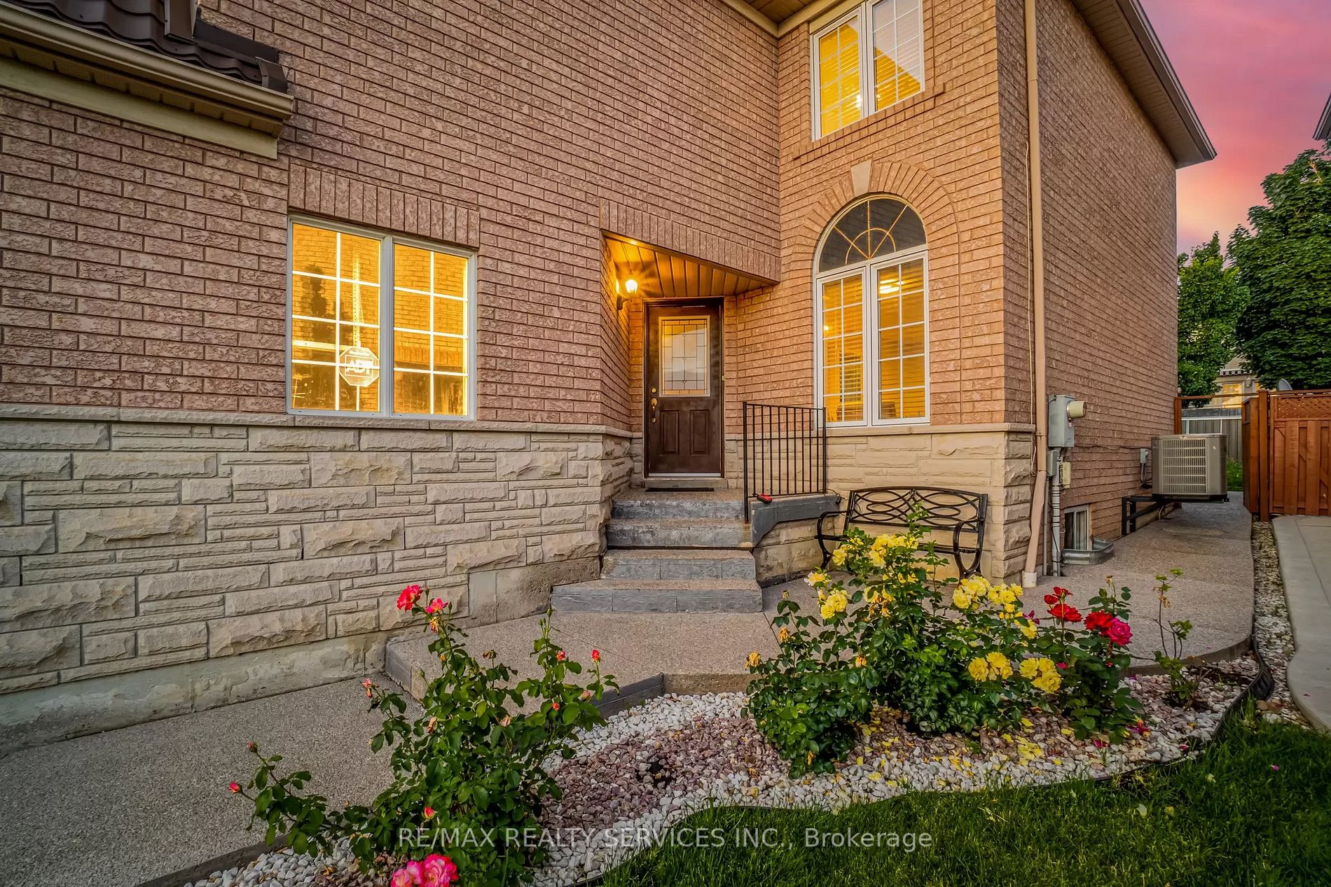 1110 Blueheron Blvd