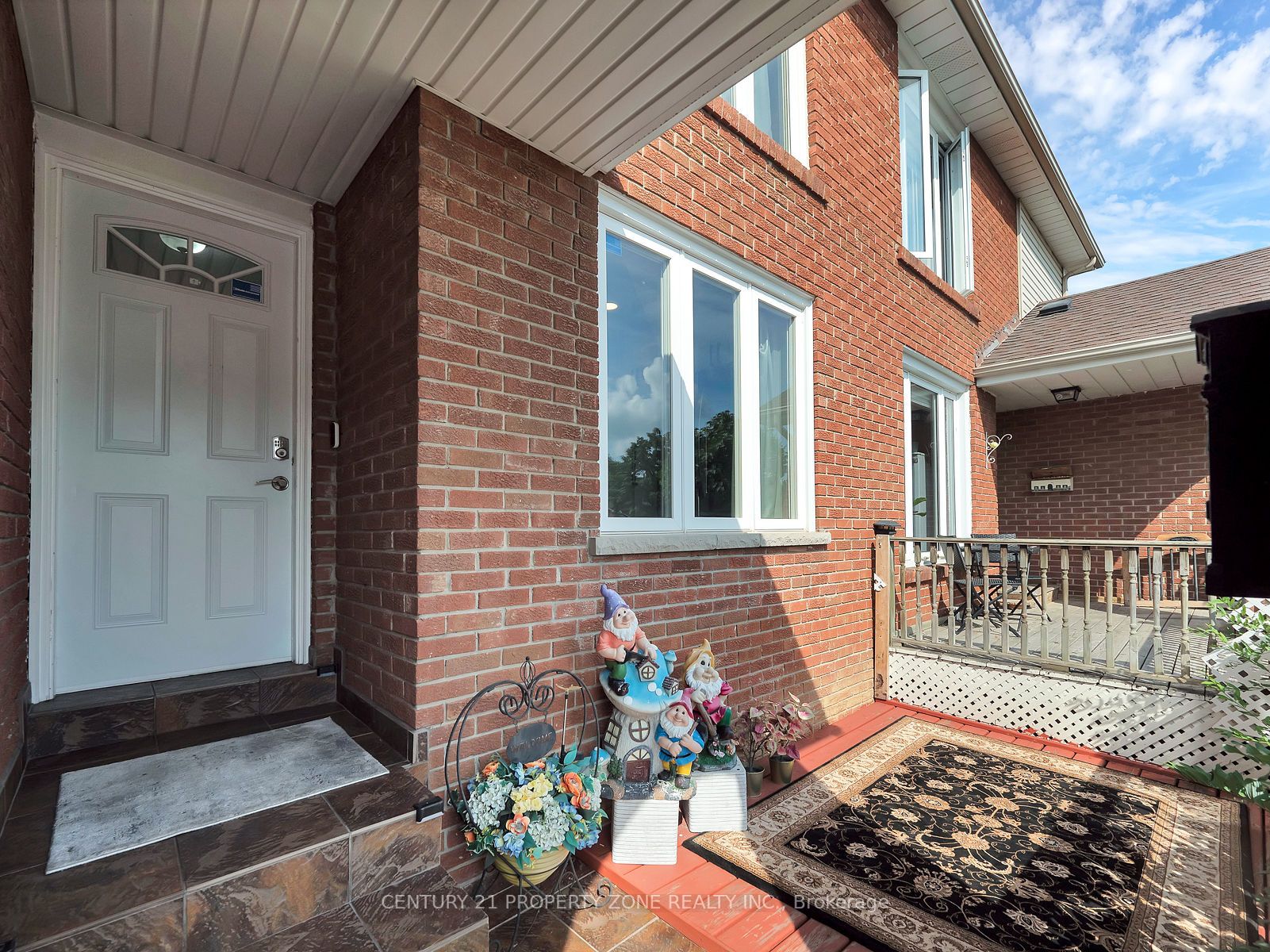 11 Hinchley Wood Grve