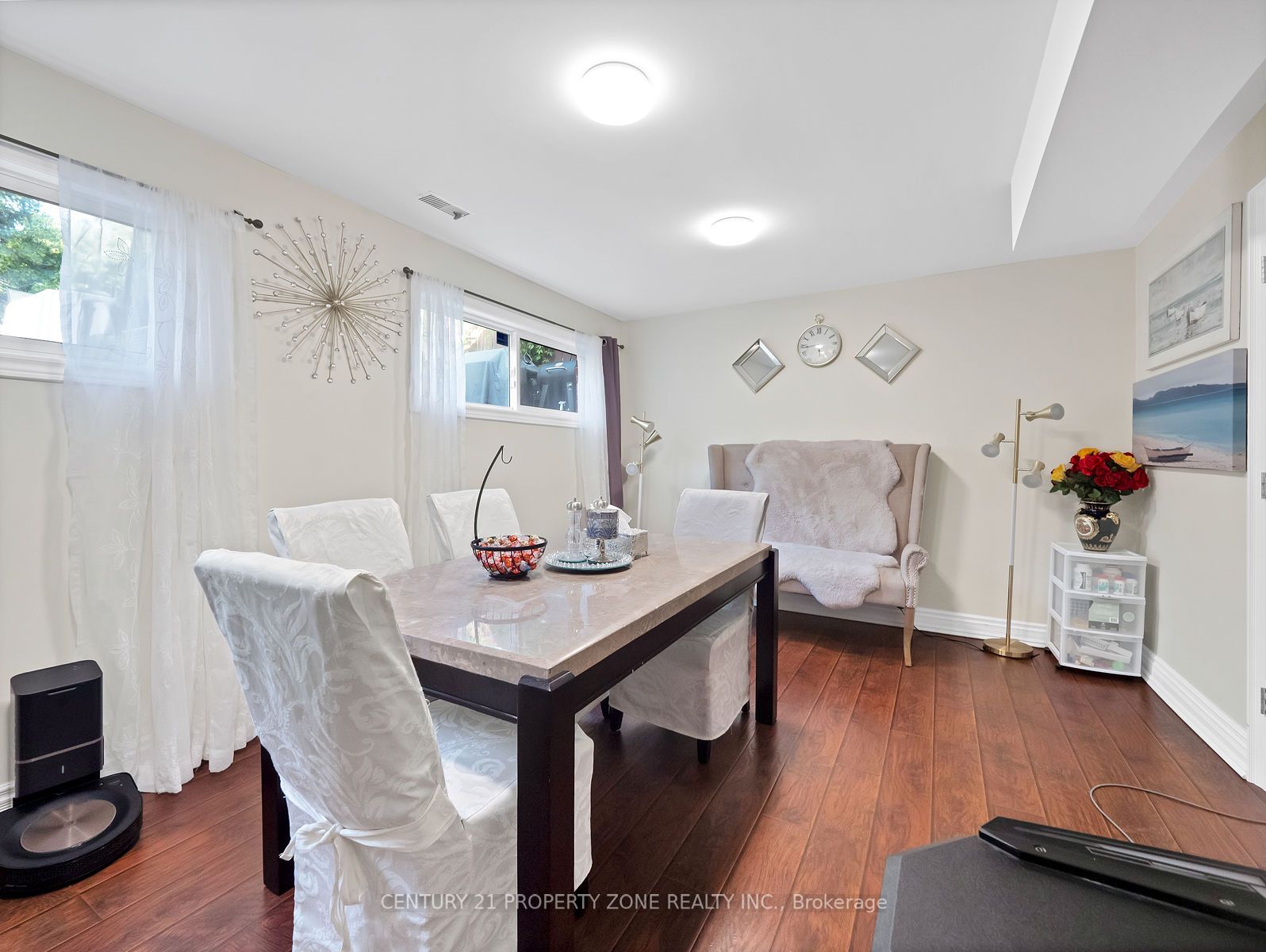 11 Hinchley Wood Grve