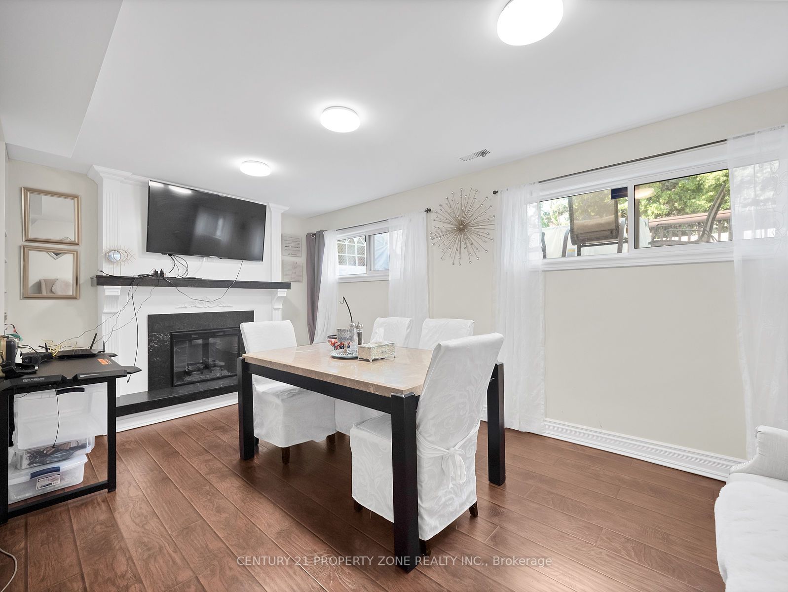 11 Hinchley Wood Grve