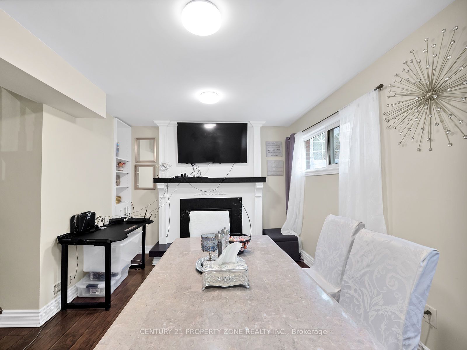 11 Hinchley Wood Grve