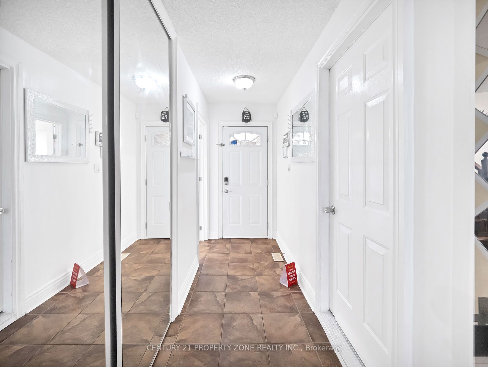 11 Hinchley Wood Grve