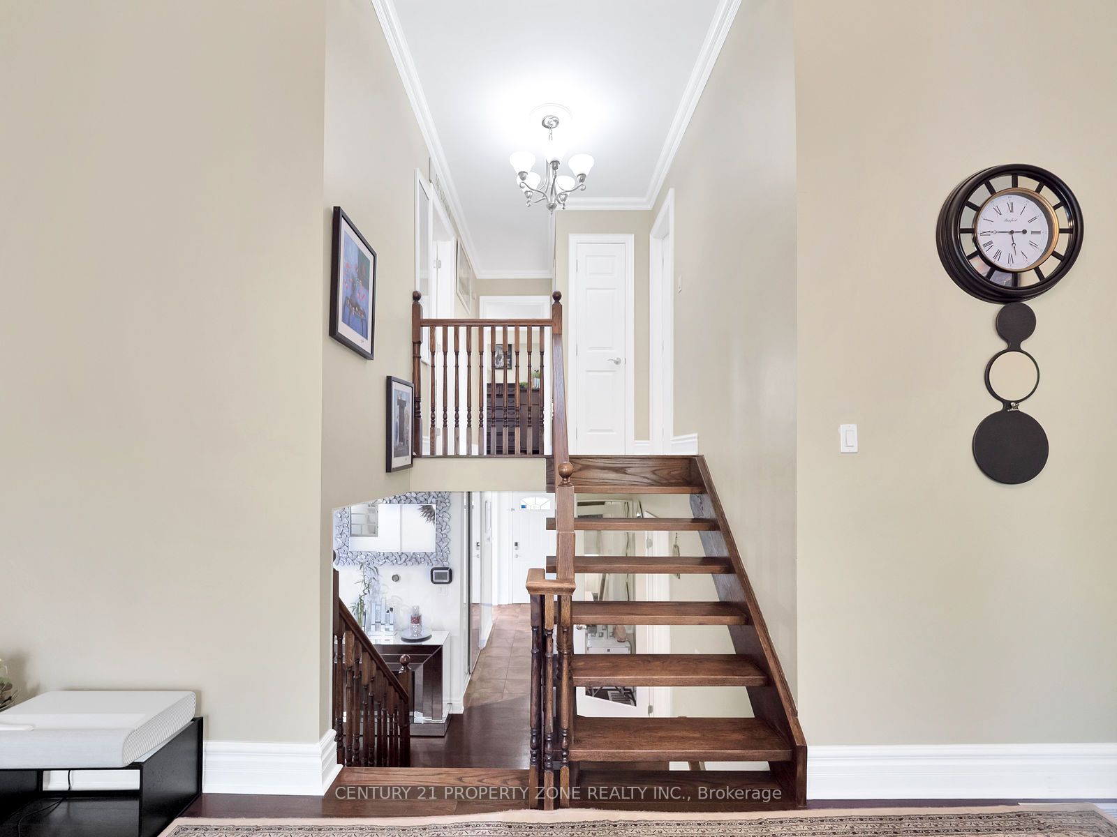 11 Hinchley Wood Grve