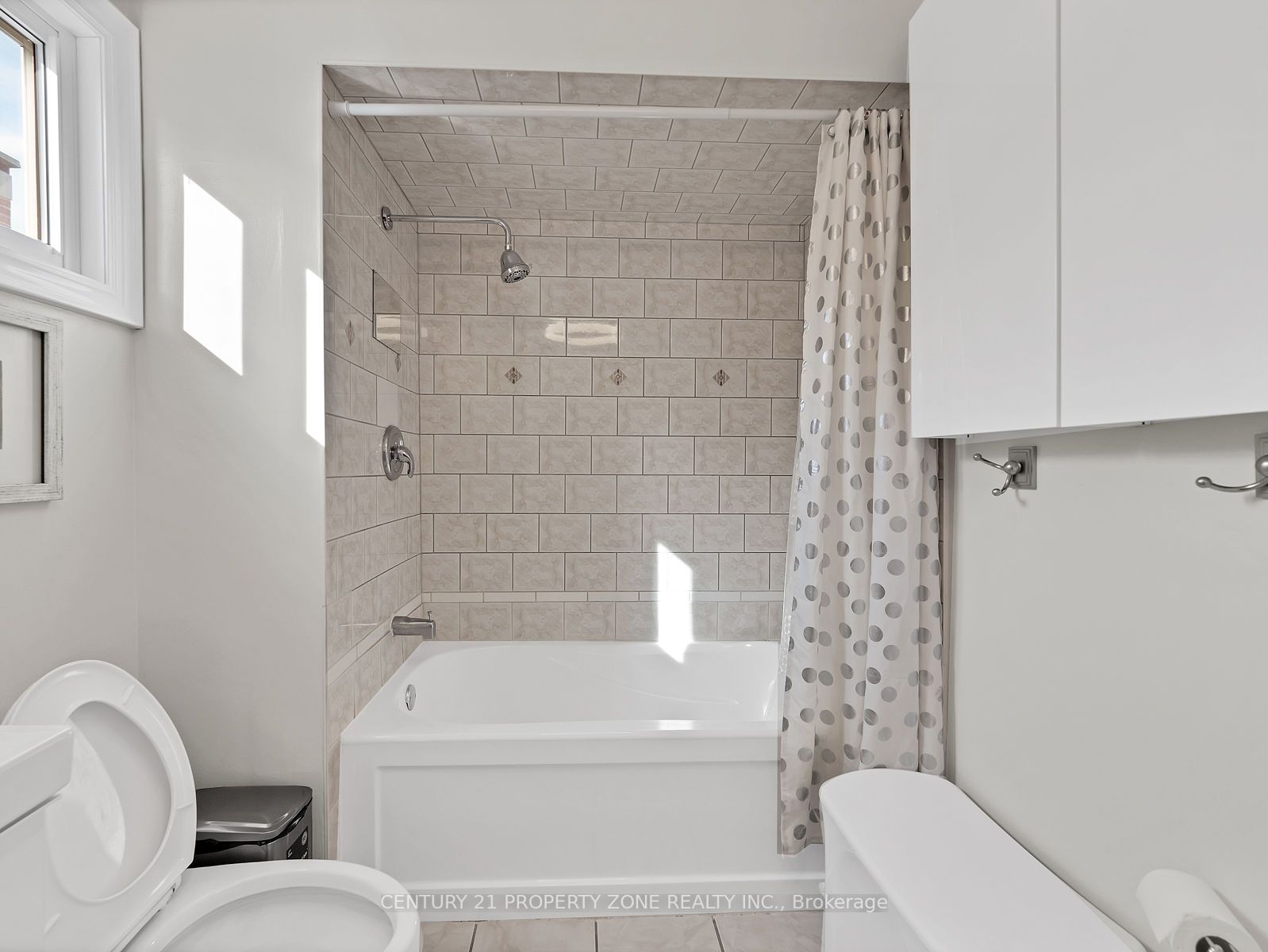 11 Hinchley Wood Grve