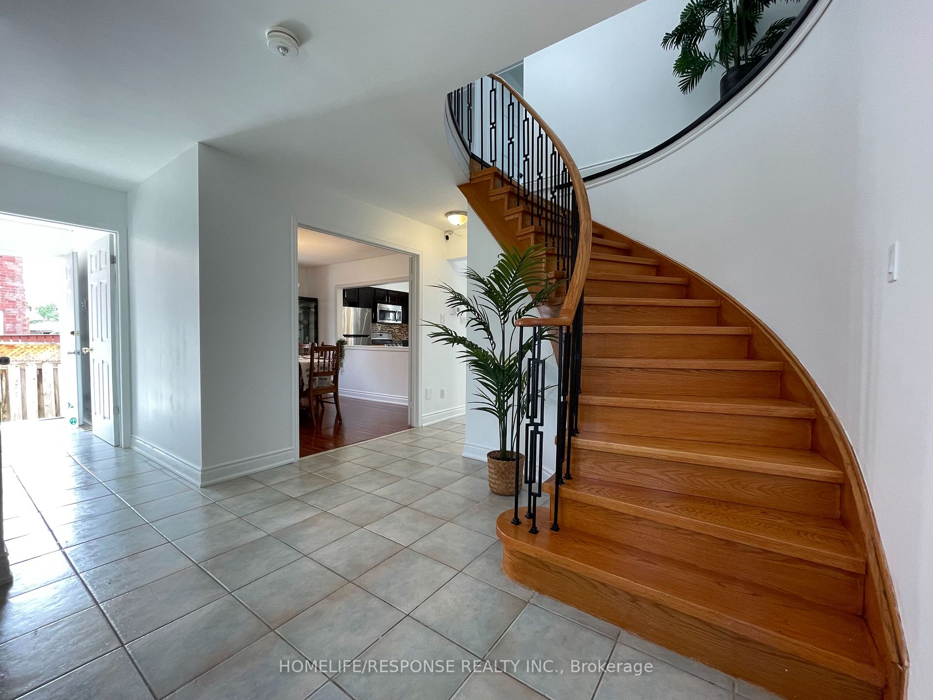 34 Bristol Ave