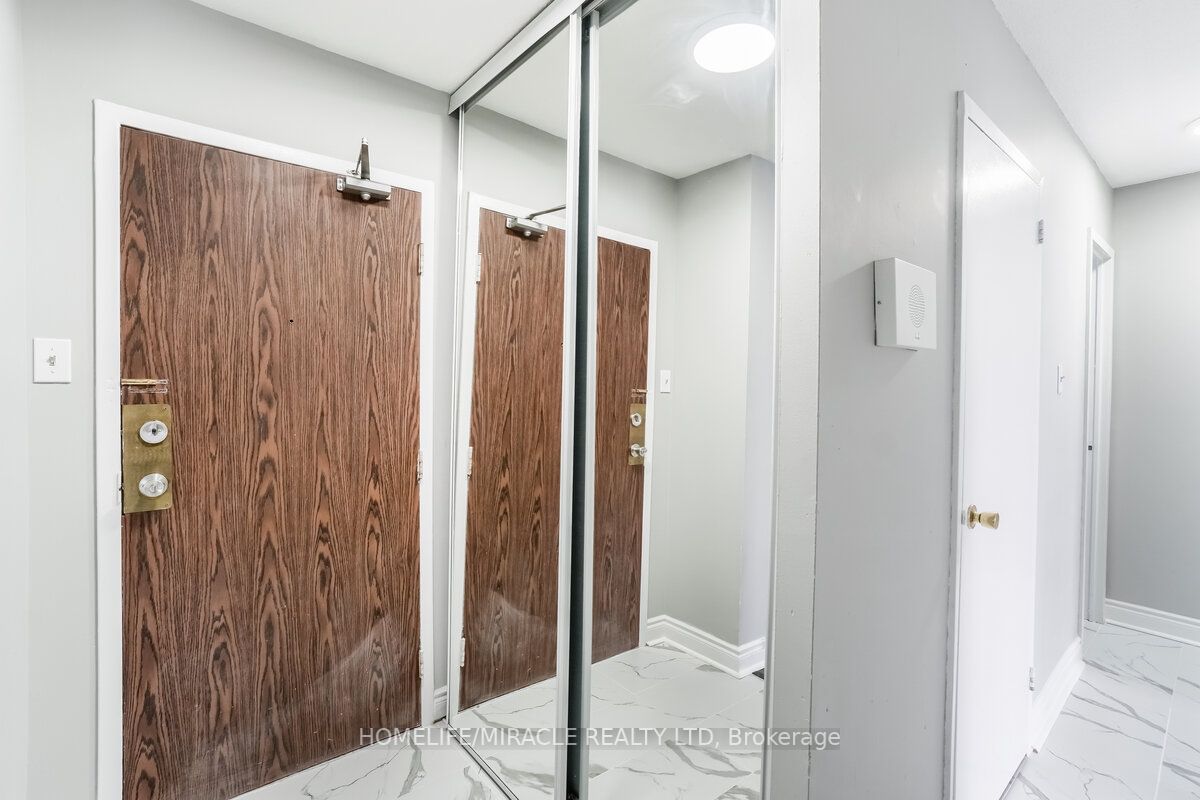 15 Kensington Rd, #1703