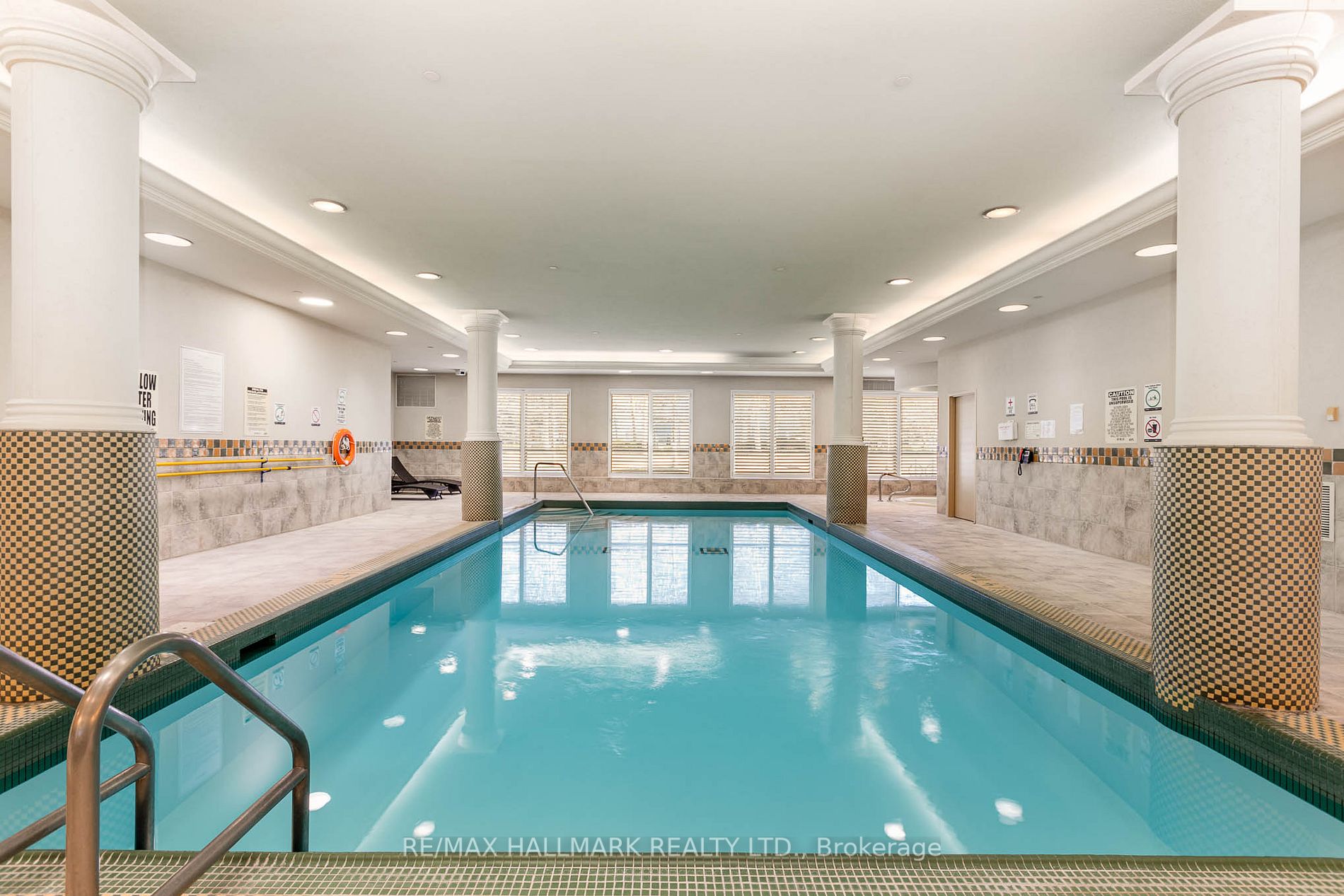 5233 Dundas St W, #720