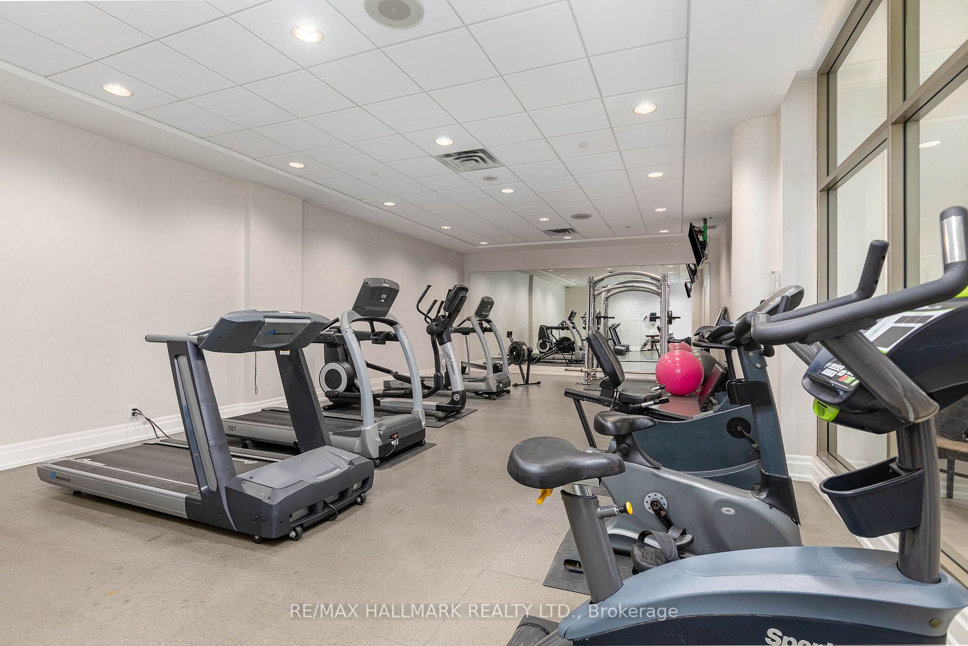 5233 Dundas St W, #720