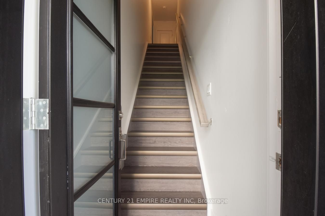 17 Centre Street, #304
