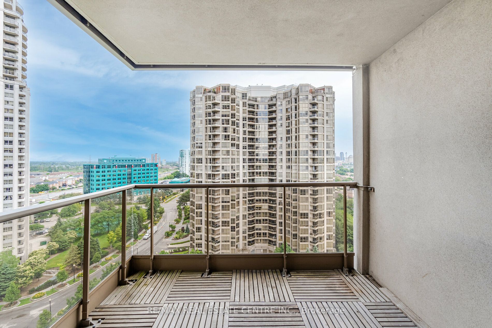 45 Kingsbridge Garden Circ, #1504
