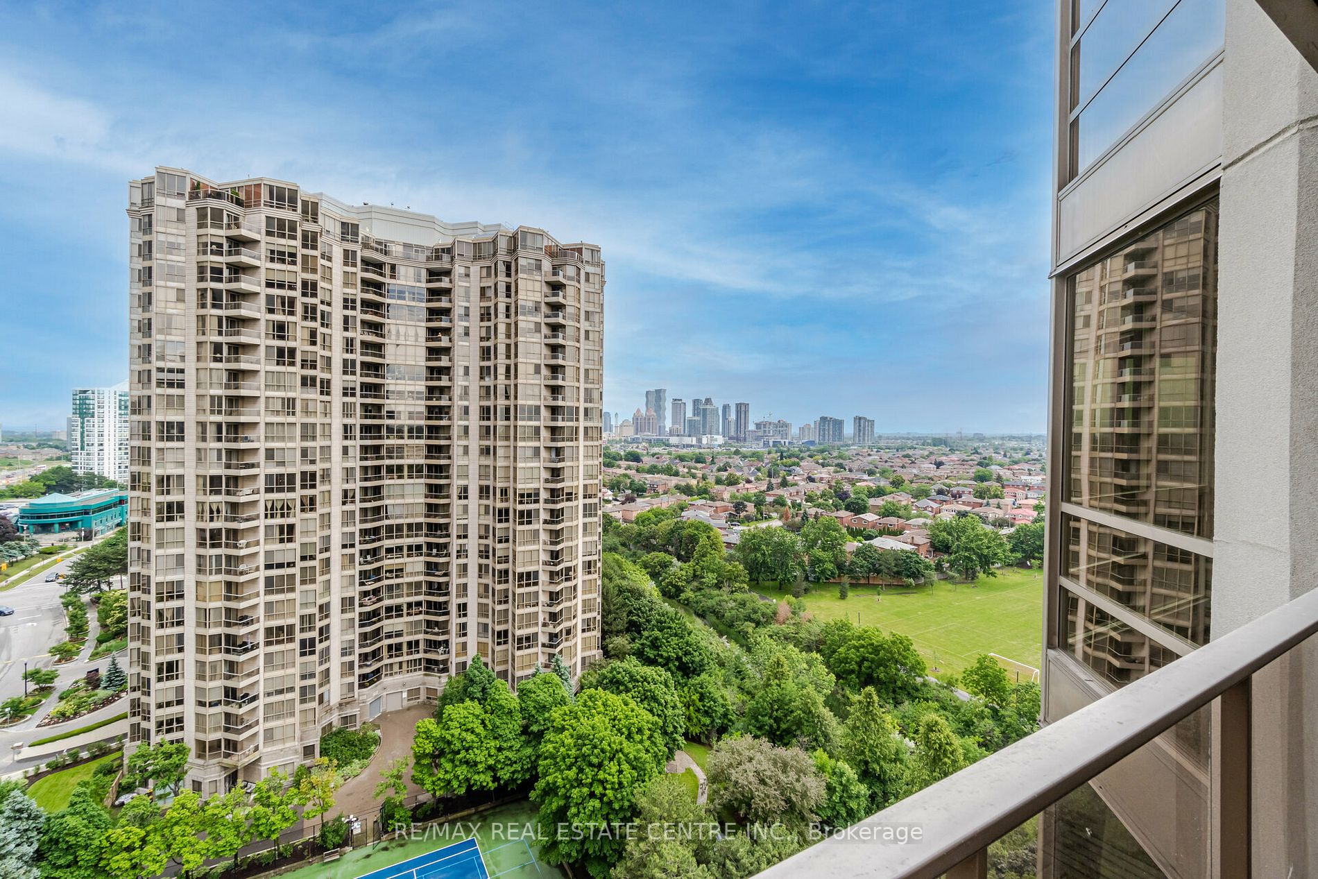 45 Kingsbridge Garden Circ, #1504