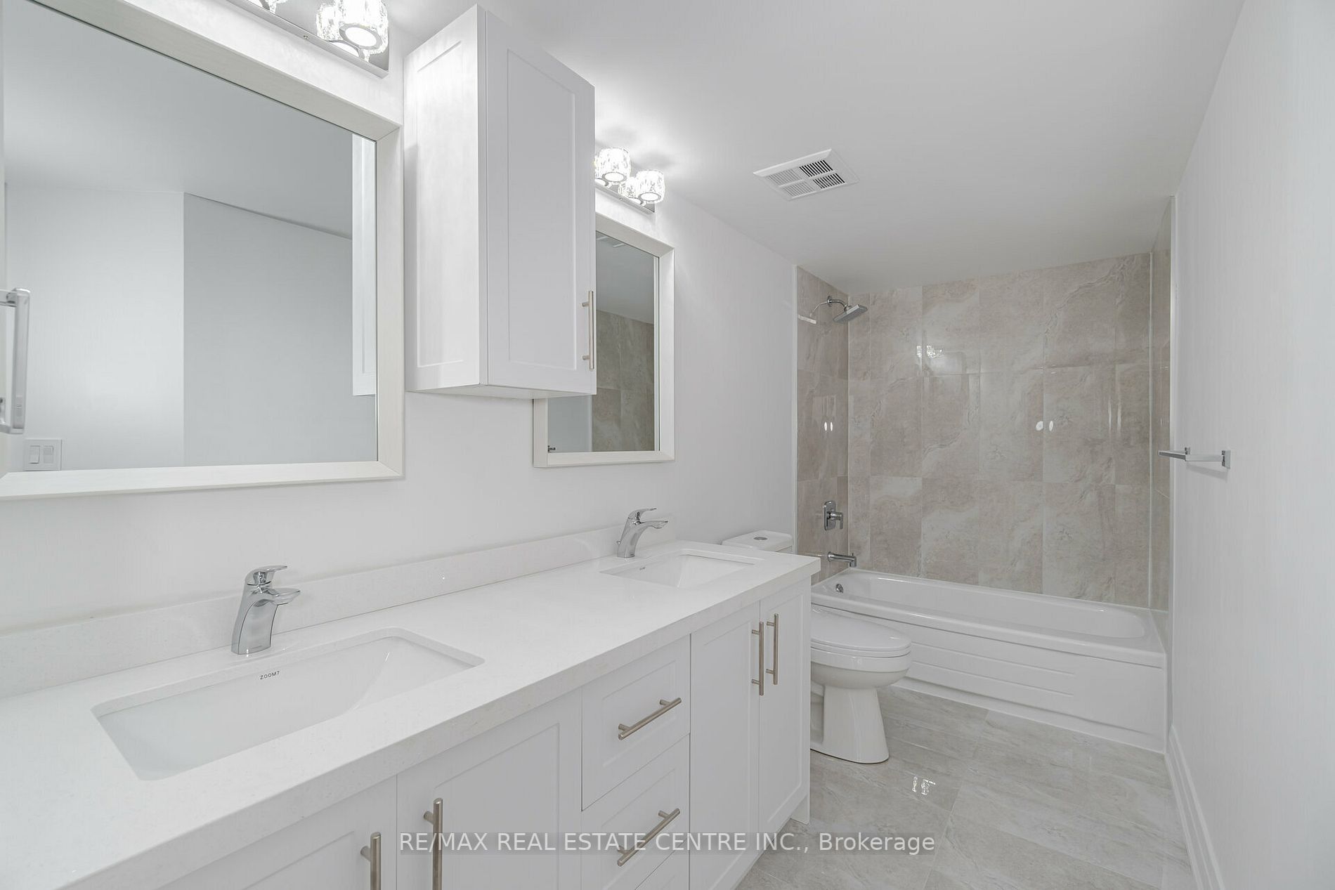45 Kingsbridge Garden Circ, #1504