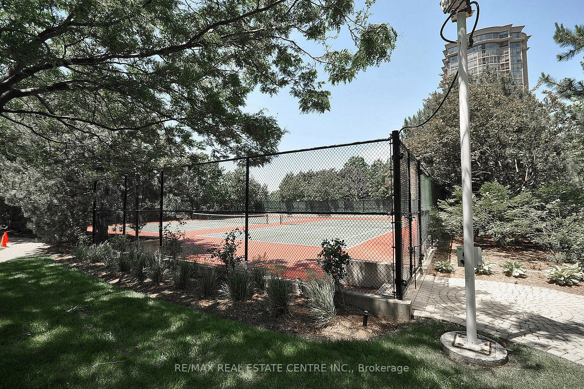 45 Kingsbridge Garden Circ, #1504