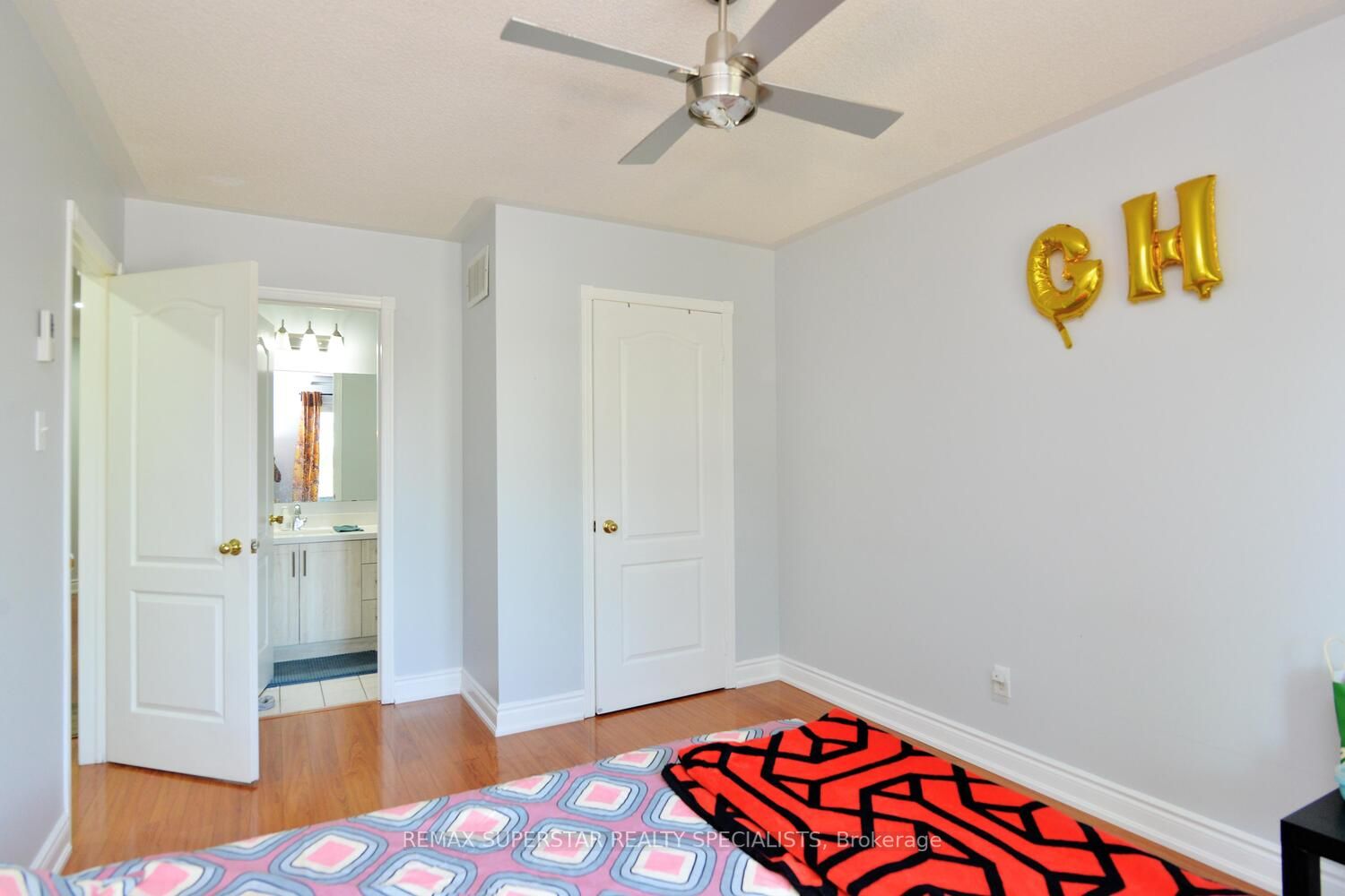 48 Heartleaf Cres