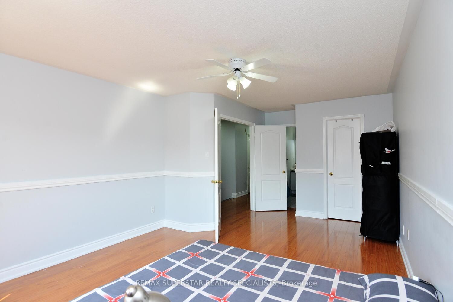 48 Heartleaf Cres