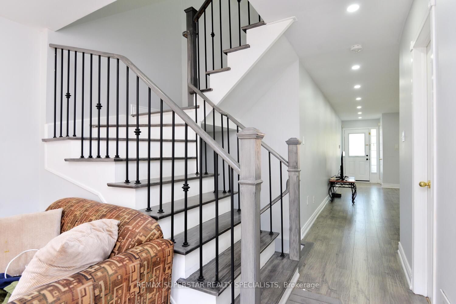 48 Heartleaf Cres
