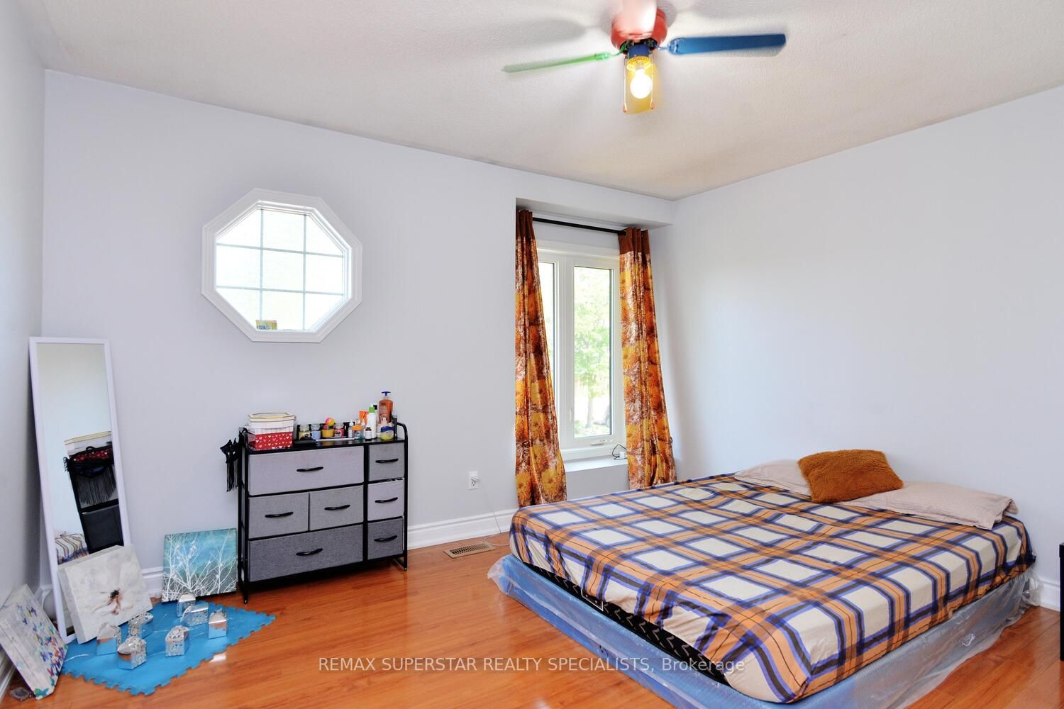 48 Heartleaf Cres