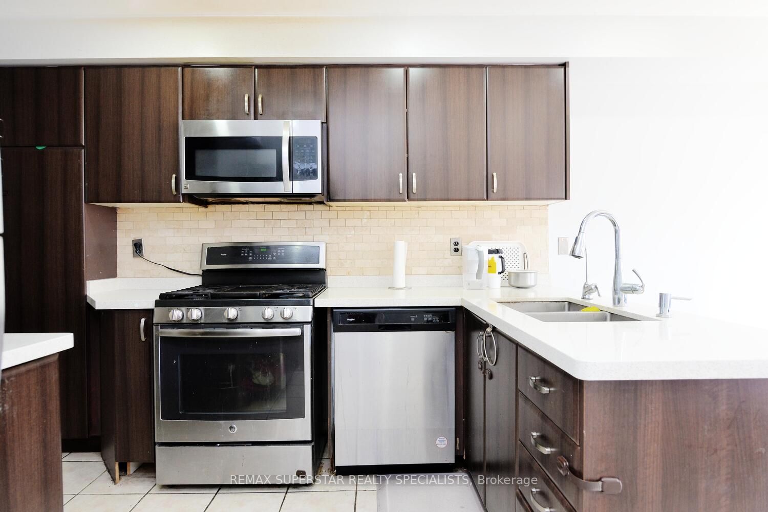 48 Heartleaf Cres
