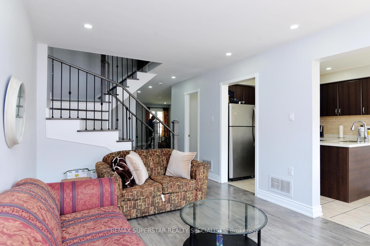 48 Heartleaf Cres