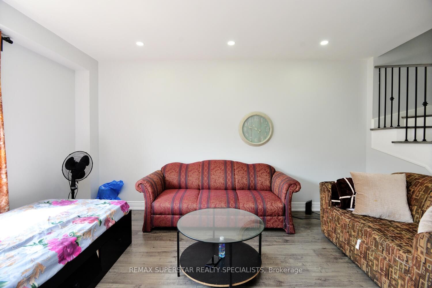 48 Heartleaf Cres