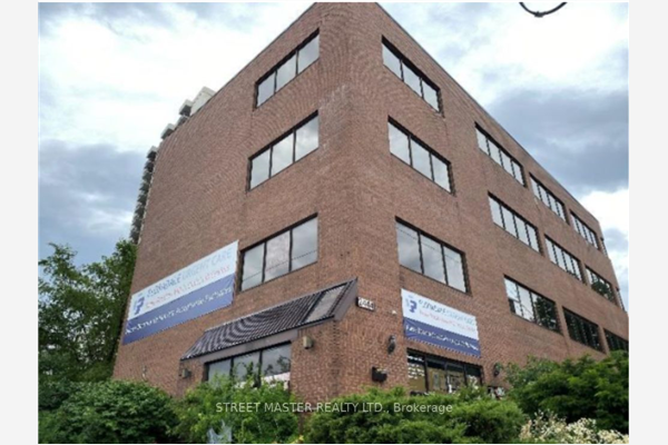 2444 Hurontario St, Mississauga