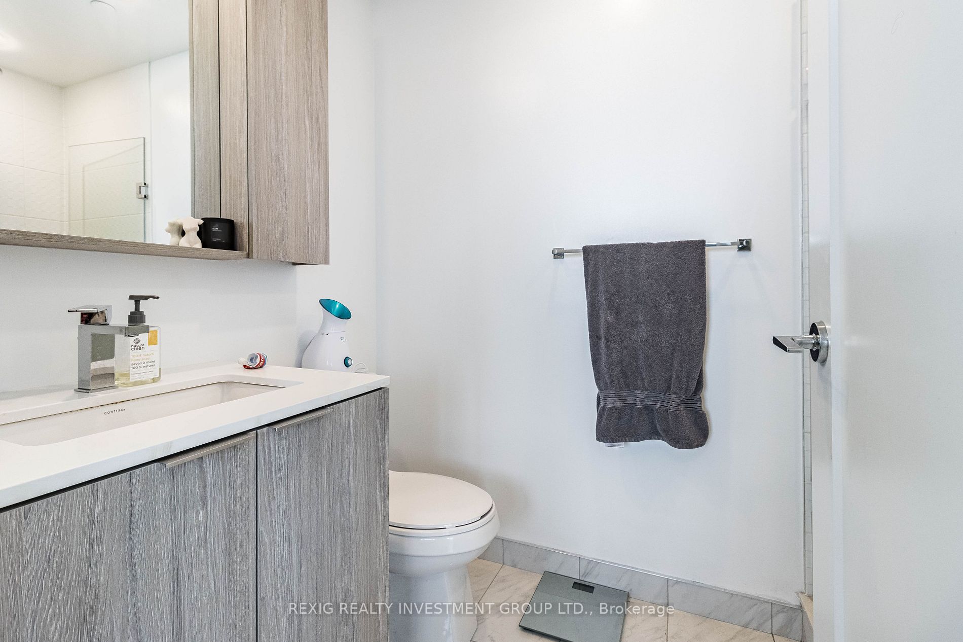 70 Annie Craig Dr W, #809