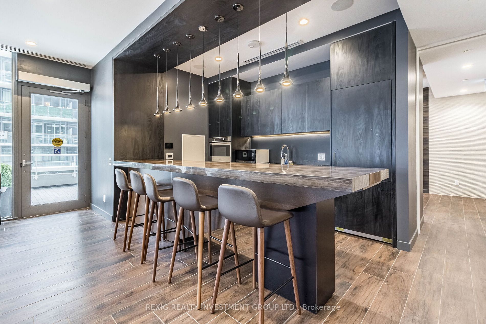 70 Annie Craig Dr W, #809