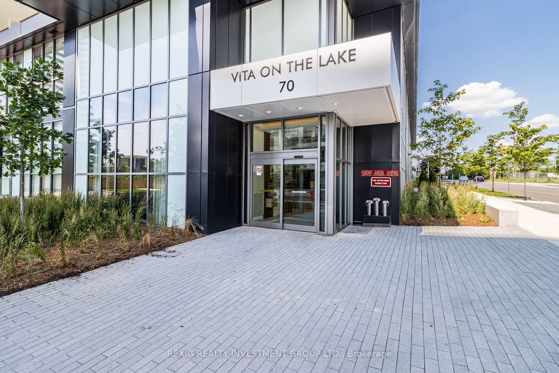 70 Annie Craig Dr W, #809