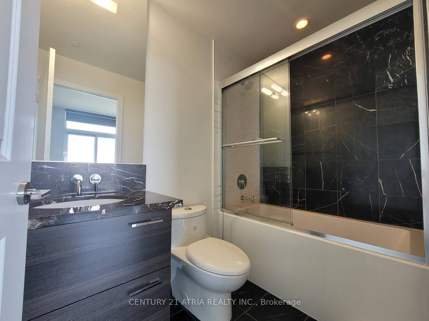 33 Shore Breeze Dr, #3403