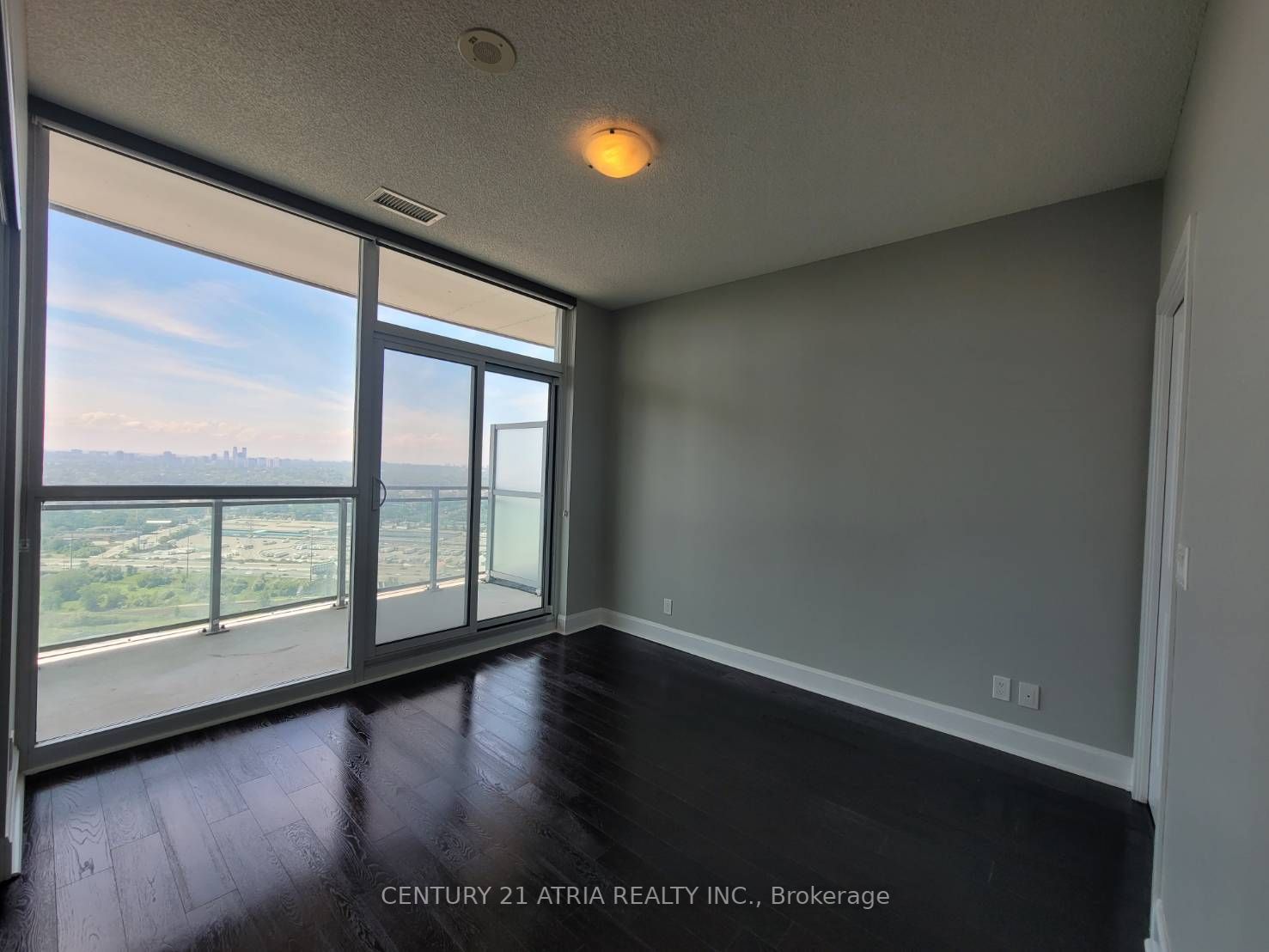 33 Shore Breeze Dr, #3403
