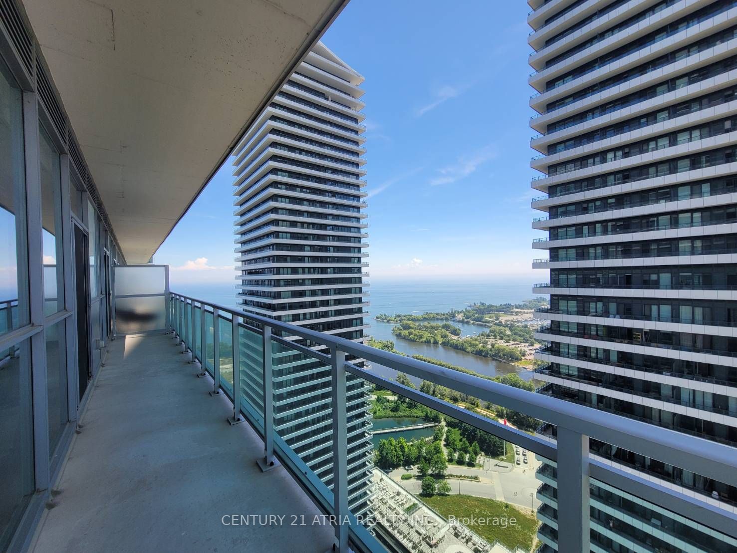 33 Shore Breeze Dr, #3403
