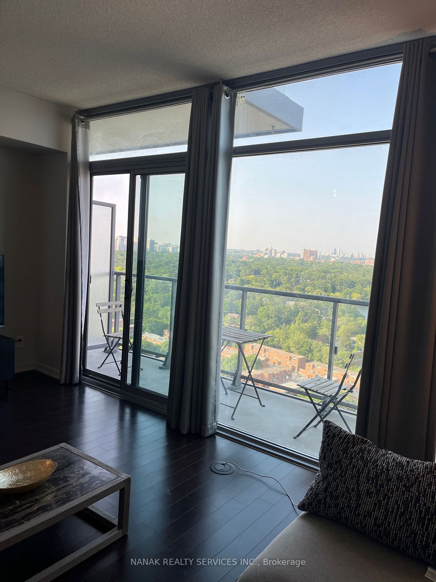 105 The Queensway Ave, #2613