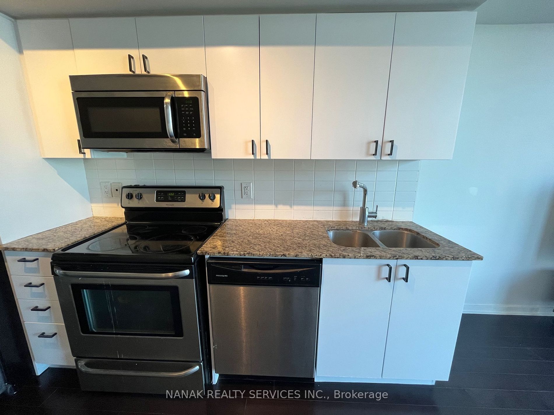 105 The Queensway Ave, #2613